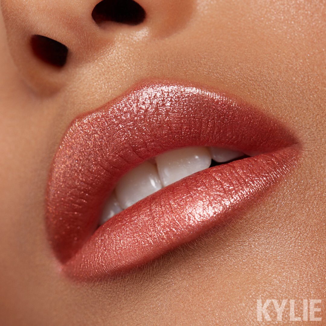 Kylie Cosmetics Lipstick in BRRR