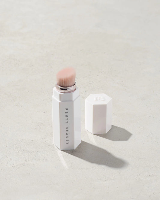 Fenty Beauty by Rihanna Portable Highlighter Brush 140