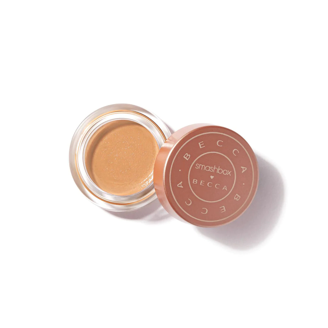 BECCA Under Eye Brightening Corrector in MEDIUM