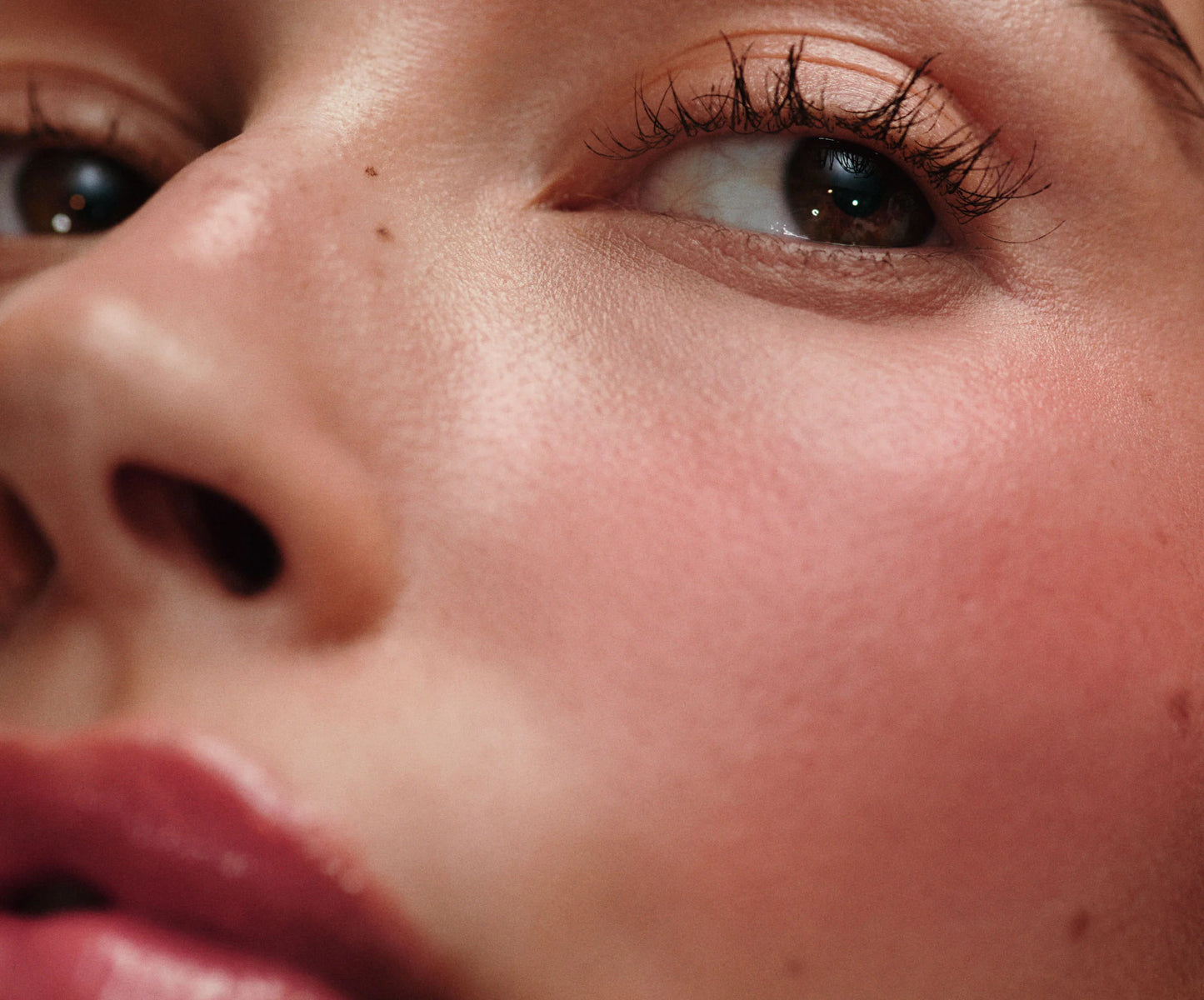 Rhode Pocket Blush in FRECKLE (Neutral Peach)