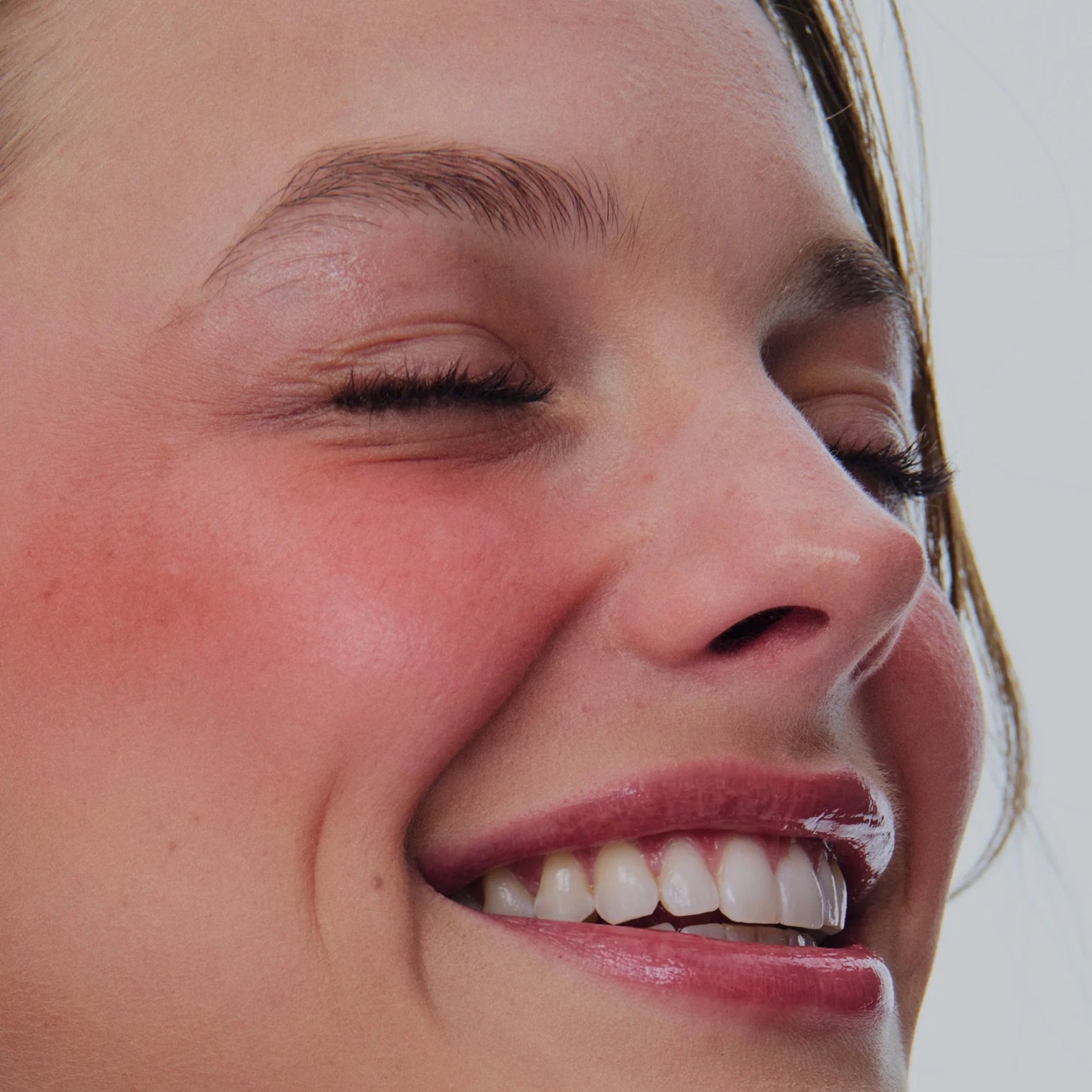 Rhode Pocket Blush in FRECKLE (Neutral Peach)