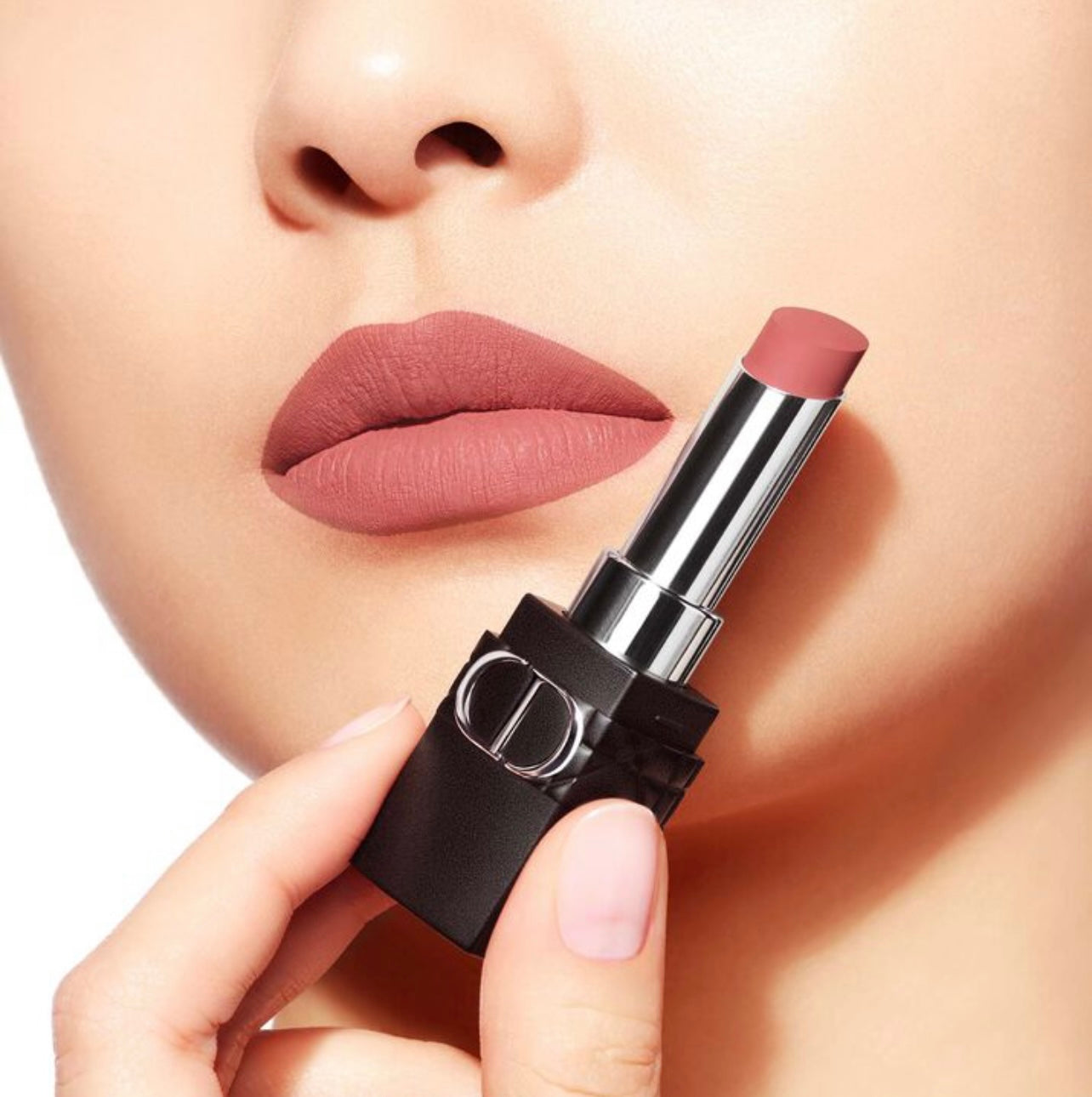 Dior ROUGE FOREVER Transfer-Proof Lipstick in 100 FOREVER NUDE LOOK