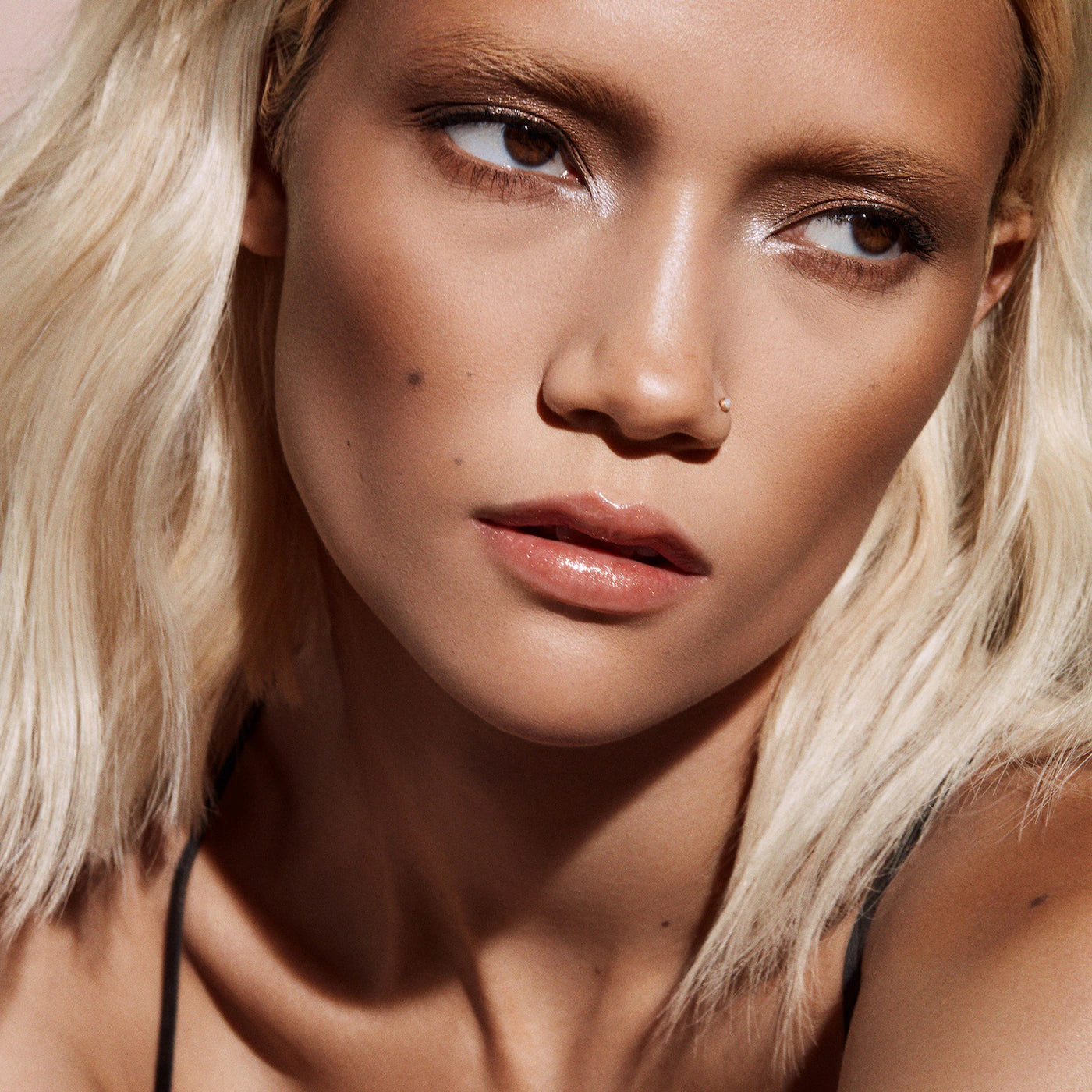 Fenty Beauty by Rihanna Sun Stalk'r Instant Warmth Bronzer