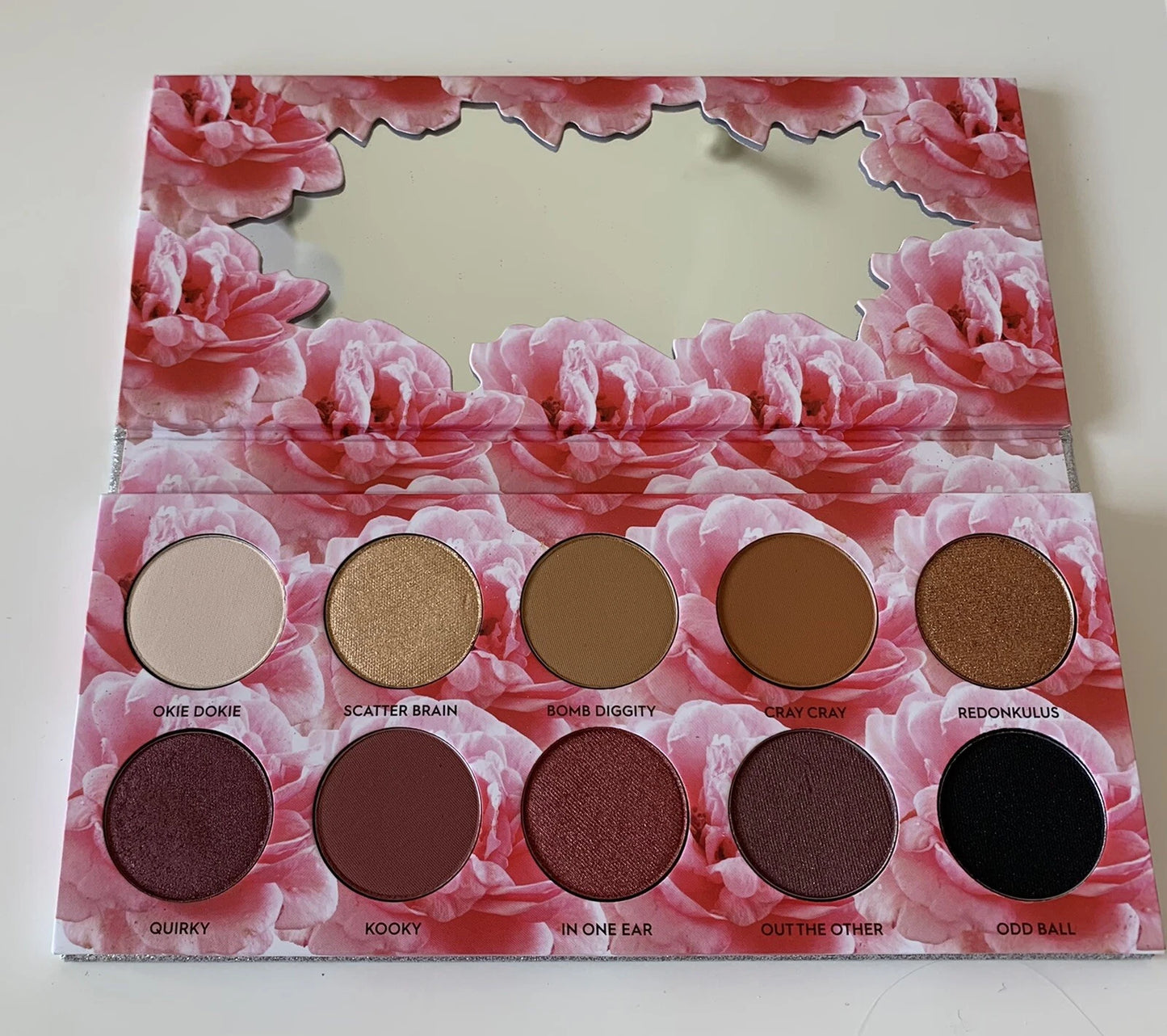 Laura Lee Los Angeles Cat"s Pajama Eyeshadow Palette