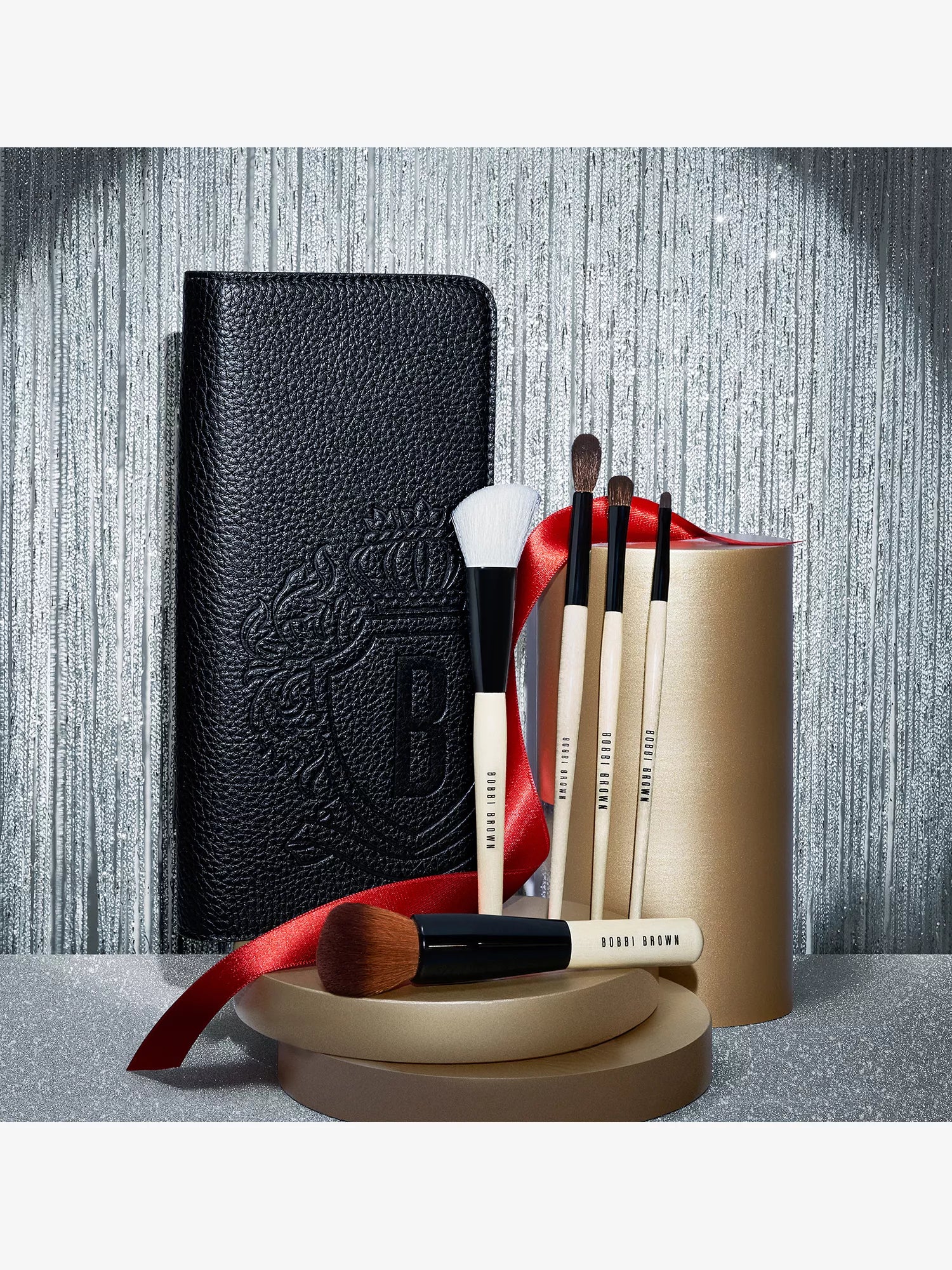 Bobbi Brown Essential Luxury Brush Set – Tupped Boutique Bobbi Brown Essential Luxury Brush Set – Tupped Boutique