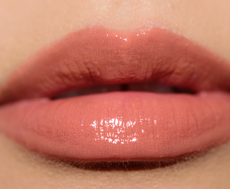 Becca Glow Gloss in BEACH BUM