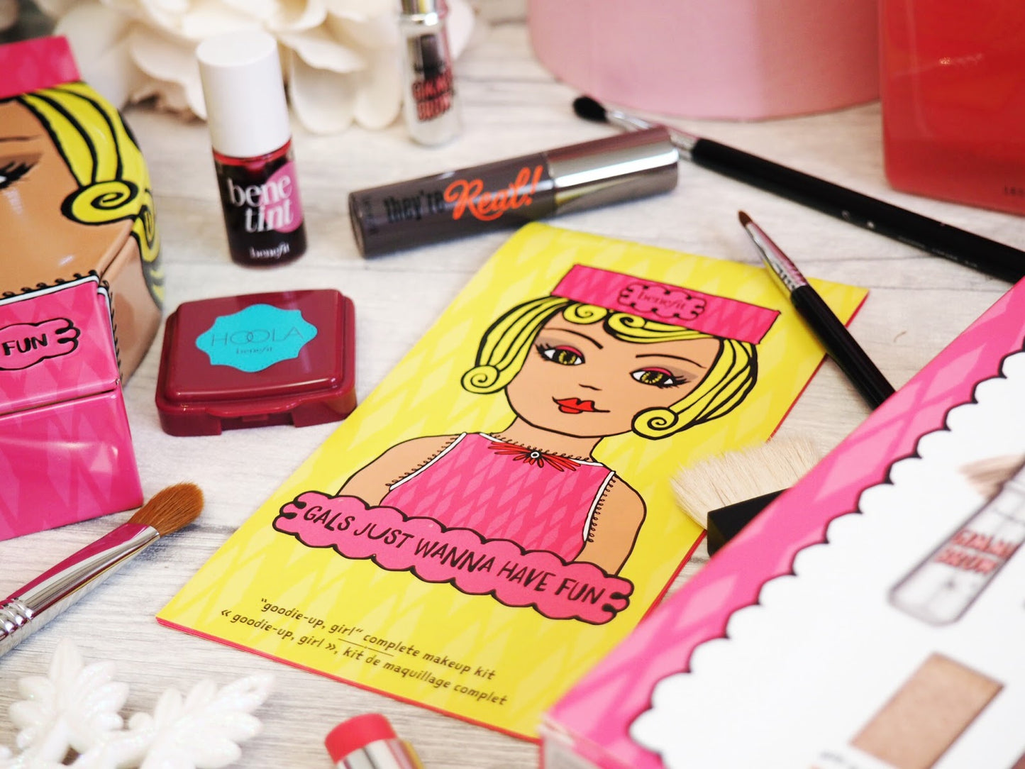 Benefit Cosmetics Gals Just Wanna Have Fun Set (Limited Edition)