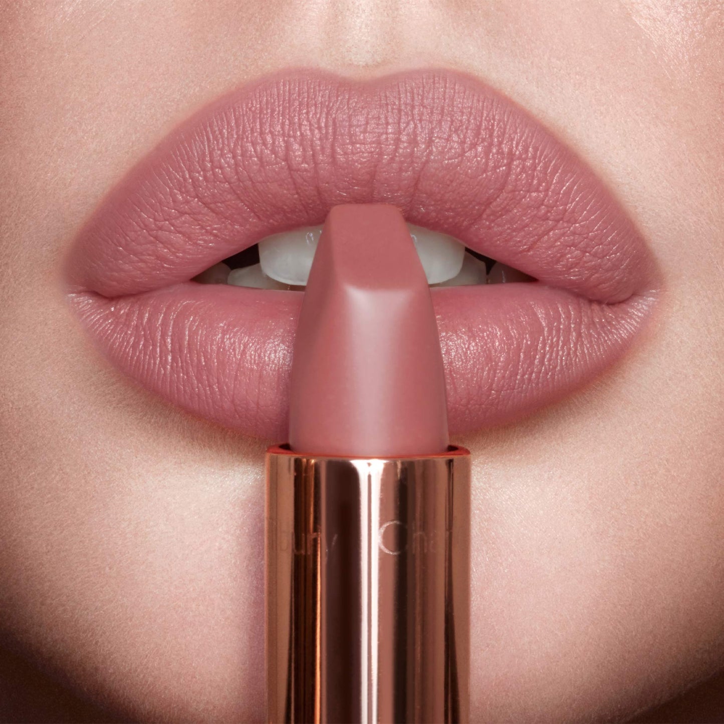 Charlotte Tilbury : Matte Revolution Lipstick