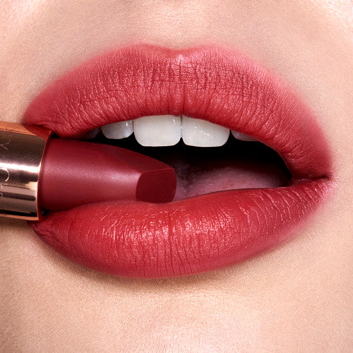 Charlotte Tilbury : Matte Revolution Lipstick